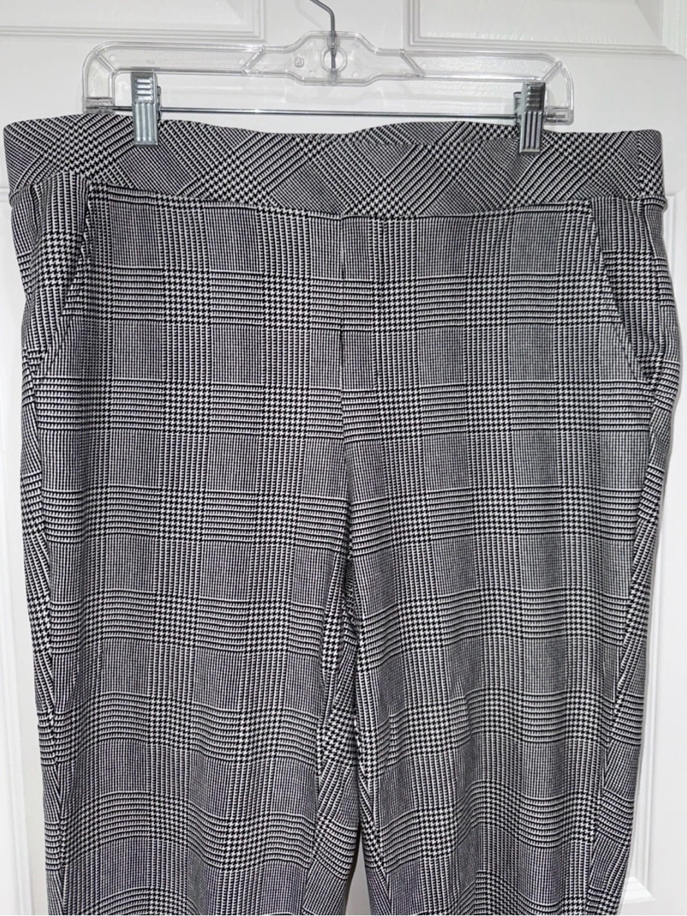 Torrid Women's Sz 2R Pull On Flat Front Career Pant Black / White Houndstooth - Picture 2 of 13